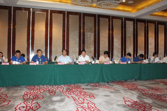 富钴结壳勘探,多金属硫化物,潜航员,蛟龙号 富钴结壳勘探,多金属硫化物,潜航员,蛟龙号