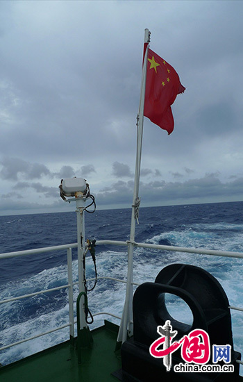 海洋六号记者手记 8级风4米浪今夜无人入睡