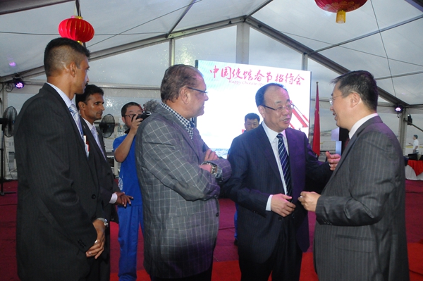 蛟龙,招待会,载人潜水器,毛里求斯,使馆